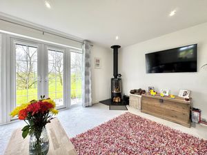 Photo 19- click for photo gallery